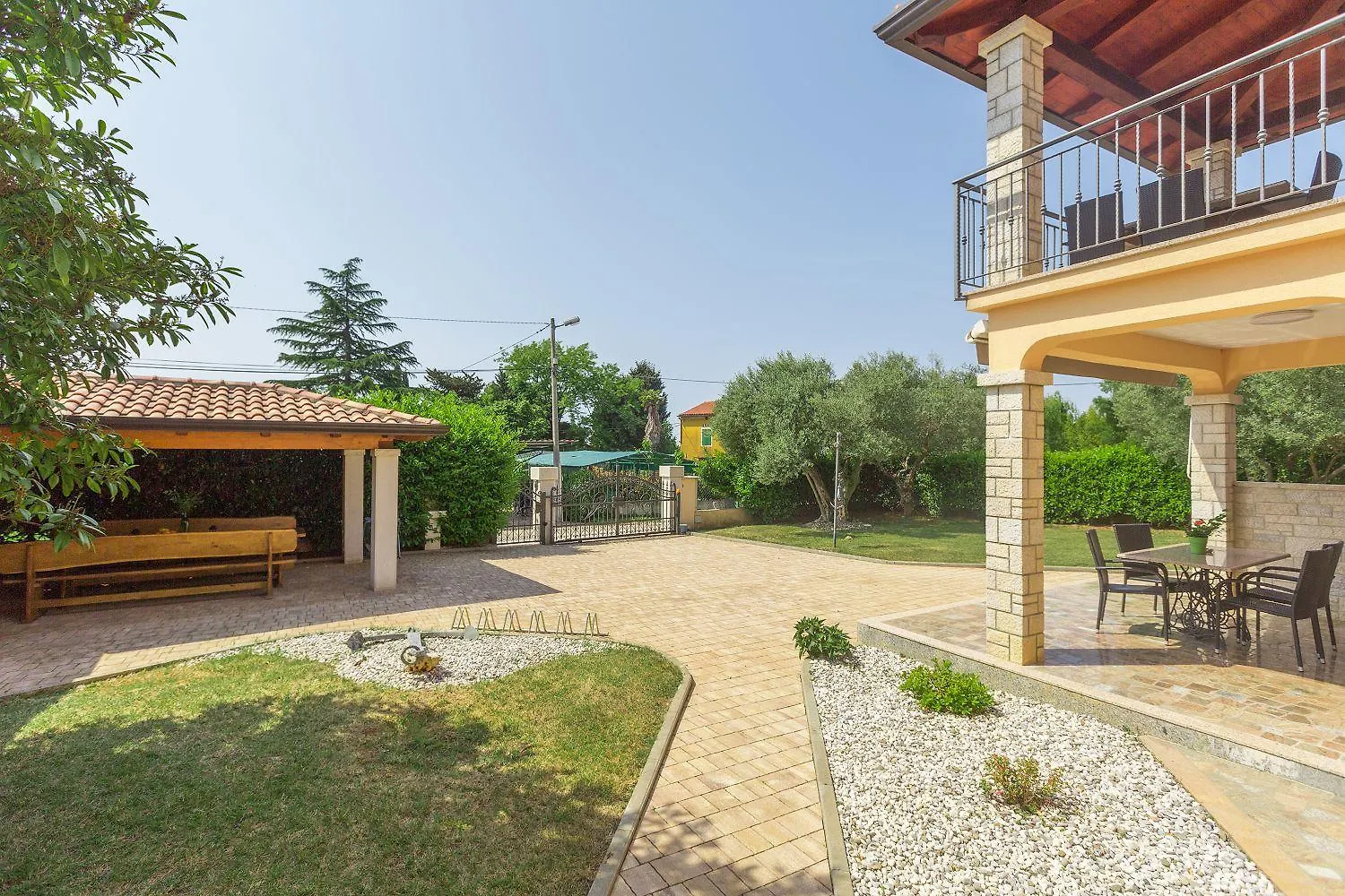 Traumhaftes Apartment Nur 250 Meter Zum Strand Mit Meerblick, Pool, Grillbereich, Privatparkplatz Porec