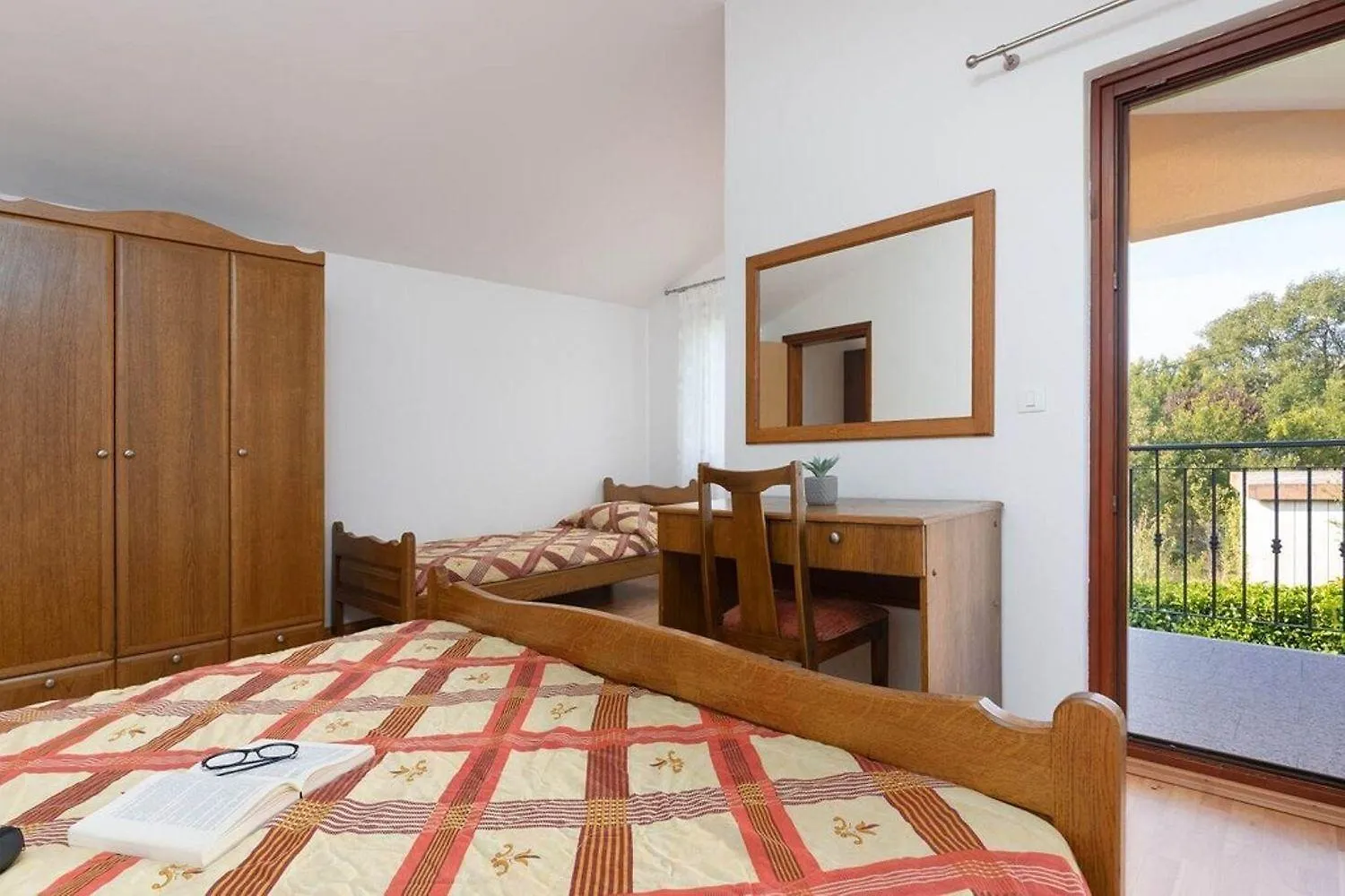 Traumhaftes Apartment Nur 250 Meter Zum Strand Mit Meerblick, Pool, Grillbereich, Privatparkplatz Porec