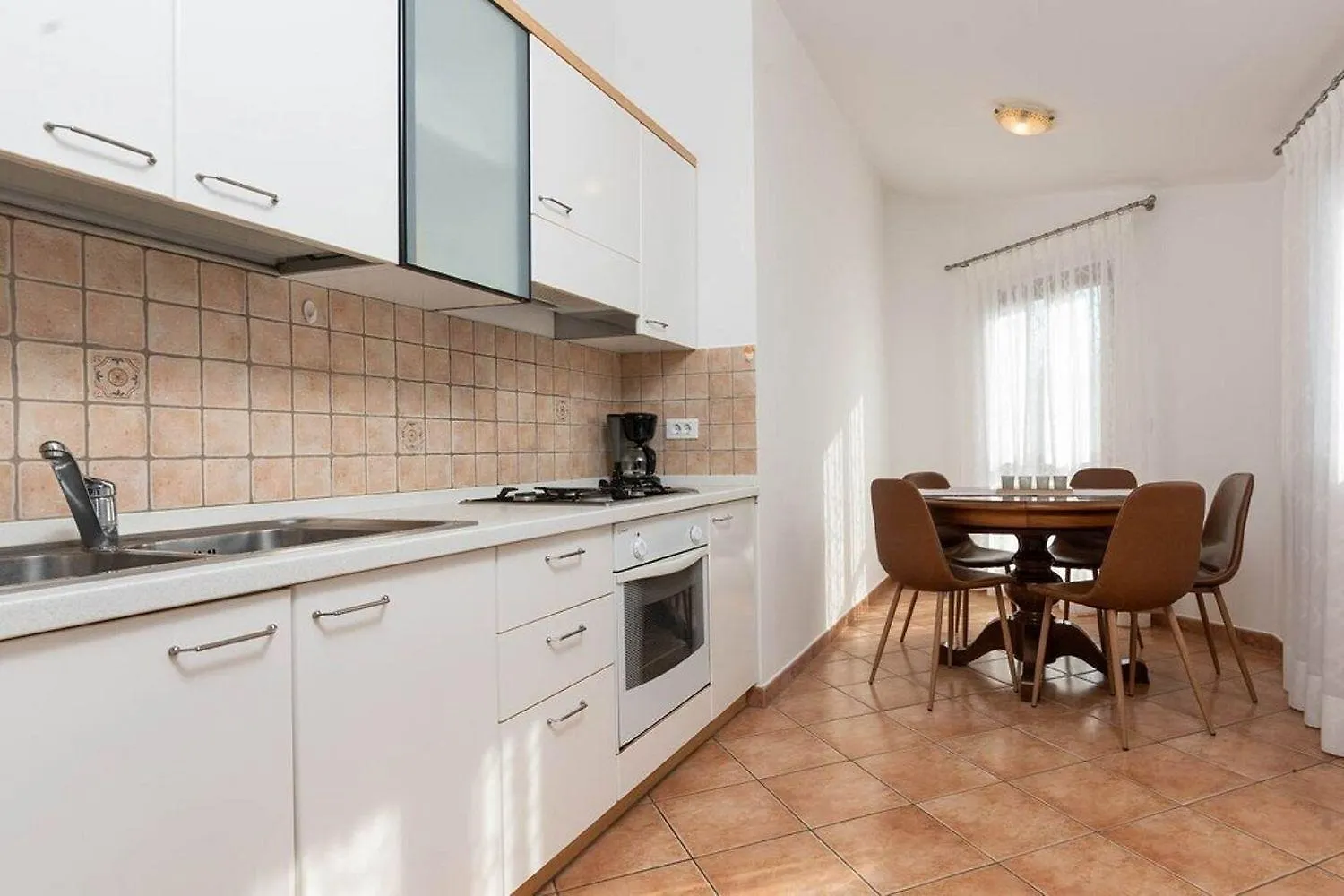 Traumhaftes Apartment Nur 250 Meter Zum Strand Mit Meerblick, Pool, Grillbereich, Privatparkplatz Porec